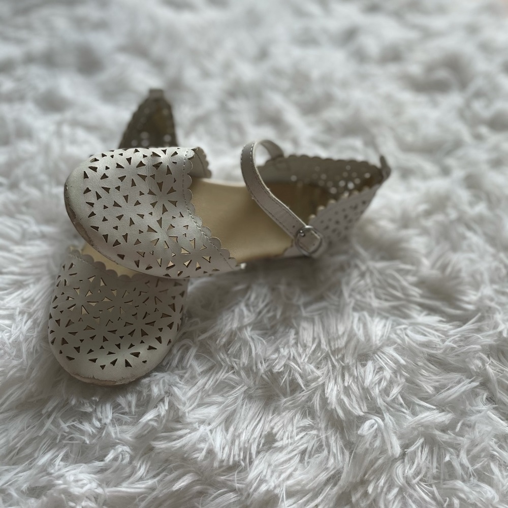 Girls laser cut flats